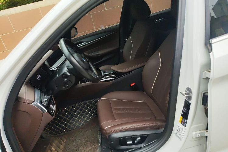 宝马5系新能源 2021款 535Le M运动套装中控内饰19