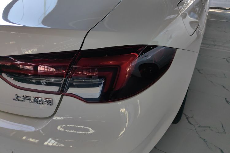 别克 君威 2022款 552T 智享型车身外观9