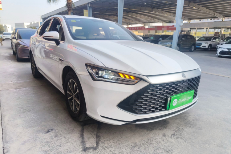 比亚迪 秦PLUS 2024款 荣耀版 DM-i 55KM领先型车身外观6002