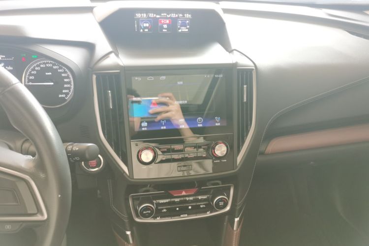 斯巴鲁 森林人 2019款 2.0i 智擎运动版中控内饰16