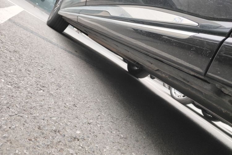 红旗HQ9 PHEV 2024款 2.0T 四驱豪华版局部细节9002