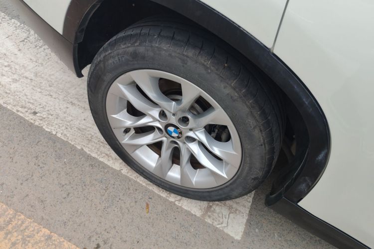 宝马X1 2015款 sDrive18i 时尚晋级版车身外观56