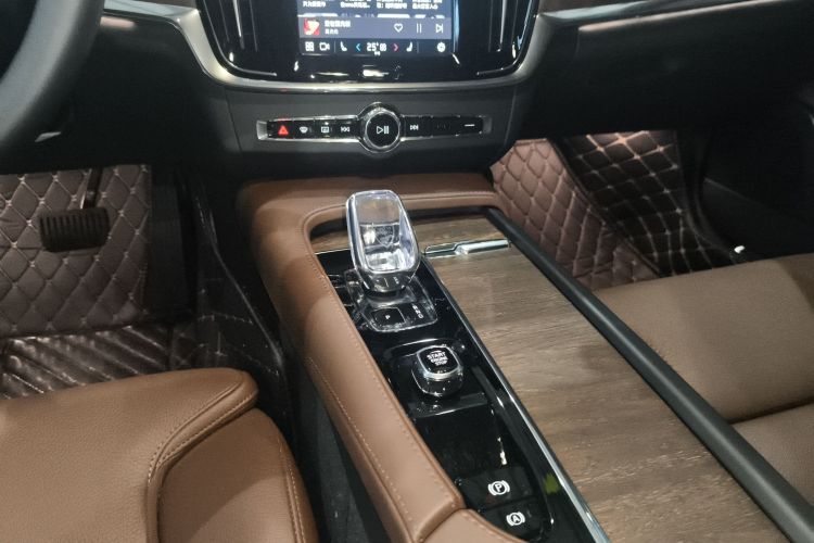 沃尔沃S90 2025款 B5 智远豪华版中控内饰18