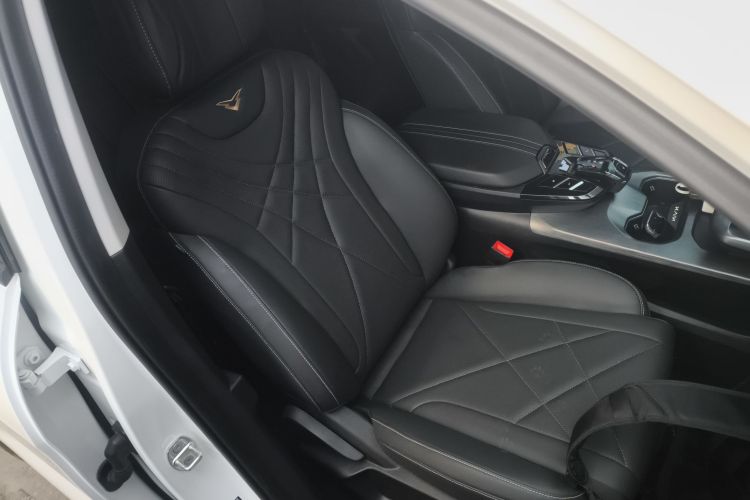 凯翼昆仑 2023款 昆仑 300 天际版局部细节41