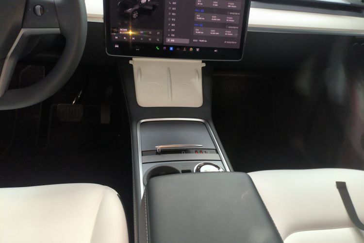 特斯拉 Model Y 2022款 后轮驱动版局部细节18