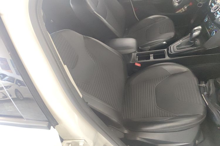 福特 福克斯 2018款 两厢经典 1.6L 自动风尚型智行版局部细节41