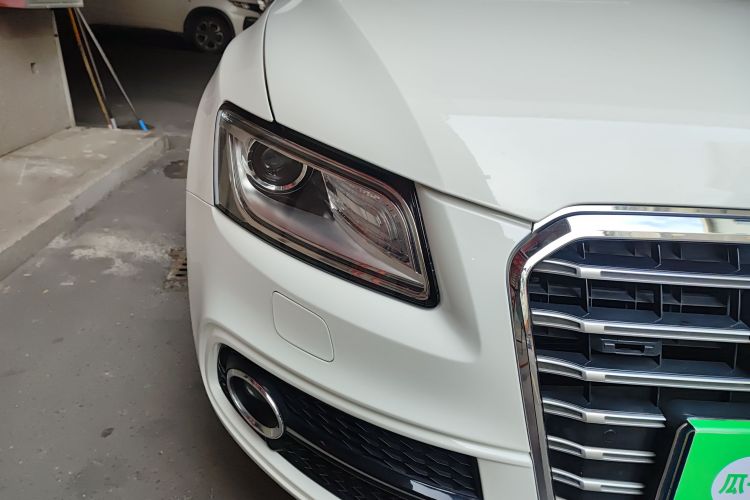 奥迪Q5 2017款 Plus 40 TFSI 技术型车身外观8