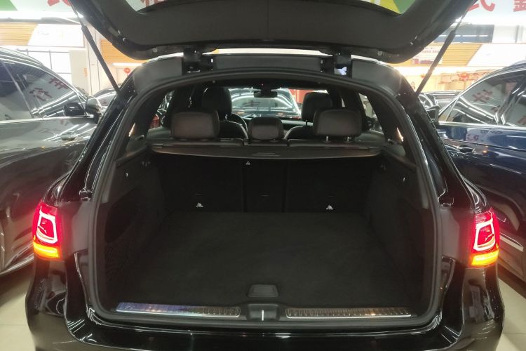 奔驰GLC 2020款 GLC 260 L 4MATIC 豪华型机舱底盘23