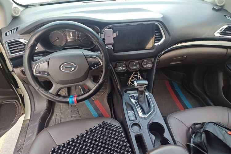 广汽传祺 传祺GS4 2016款 235T G-DCT豪华版中控内饰12