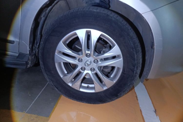 哈弗H6 2011款 绿静2.0T 手动两驱精英型车身外观10