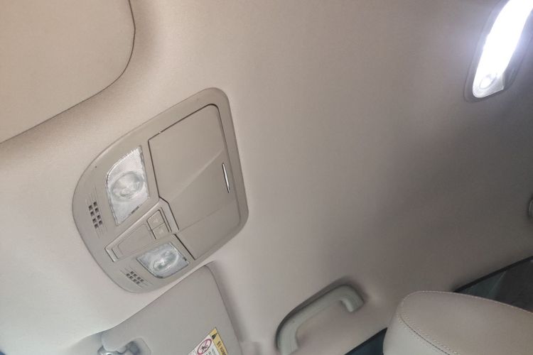 吉利汽车 帝豪 2017款 三厢百万款 1.5L 手动豪华型局部细节22