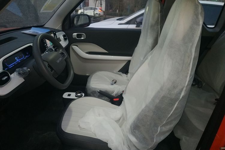 吉利银河 2025款 210km 熊猫骑士中控内饰19