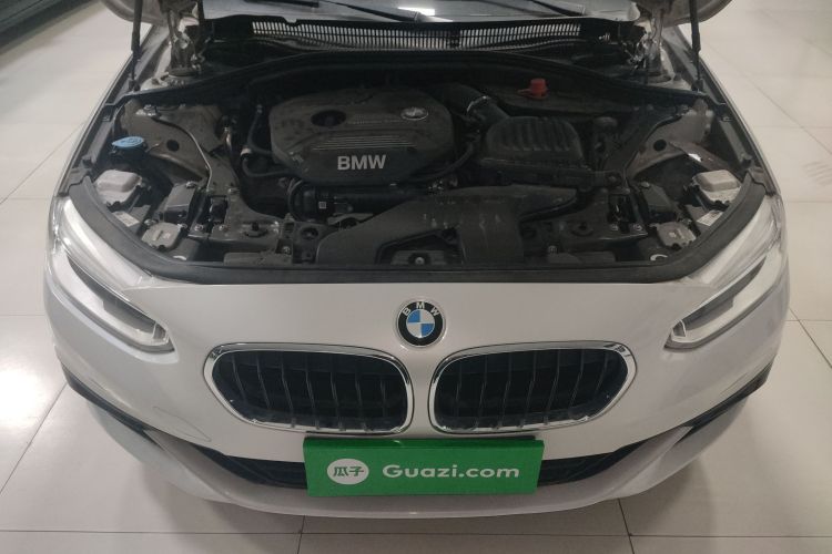 宝马1系 2018款 改款 118i 运动型机舱底盘24