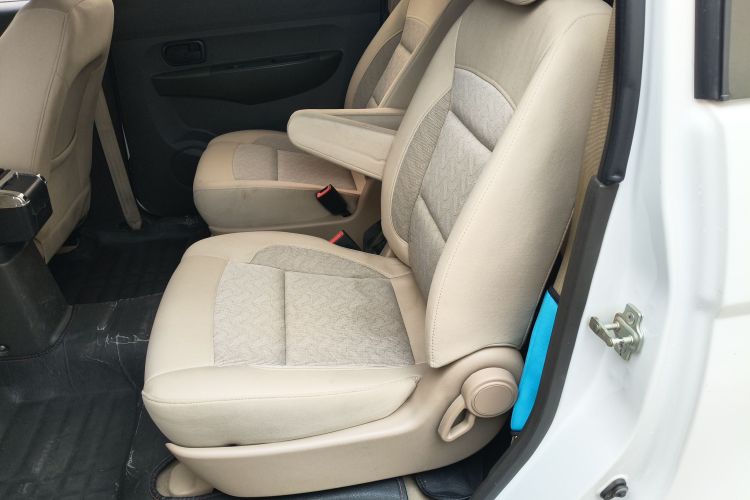 五菱汽车 五菱宏光 2014款 1.5L S标准型中控内饰21