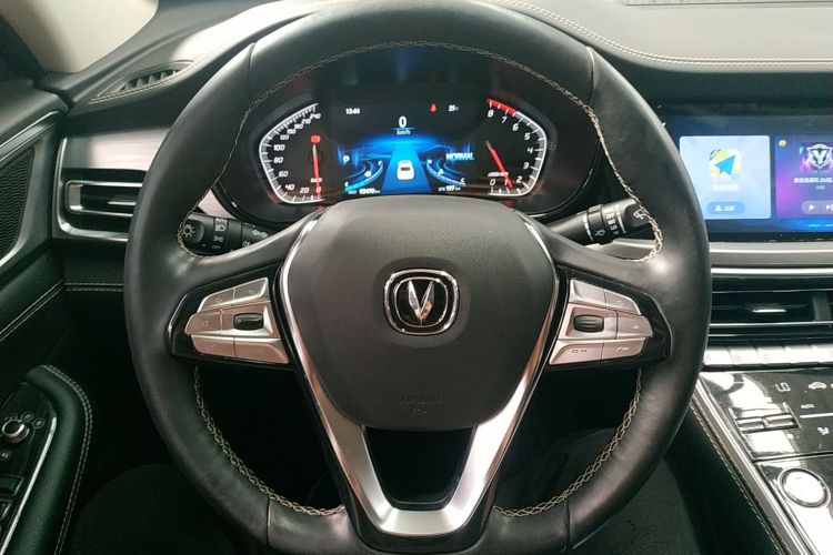 长安CS85 COUPE 2019款 2.0T 自动动版 国V中控内饰13