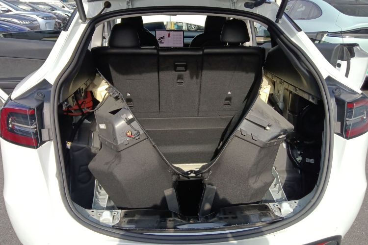 特斯拉 Model Y 2022款 Performance高性能全轮驱动版局部细节23