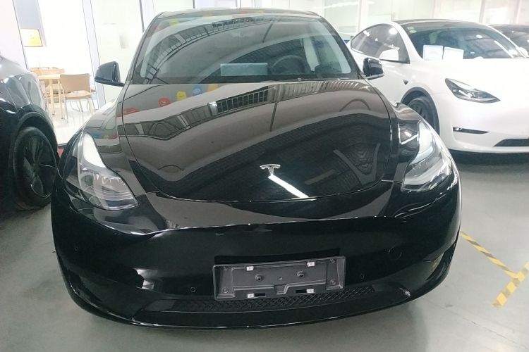 特斯拉 Model Y 2022款 后轮驱动版车身外观2