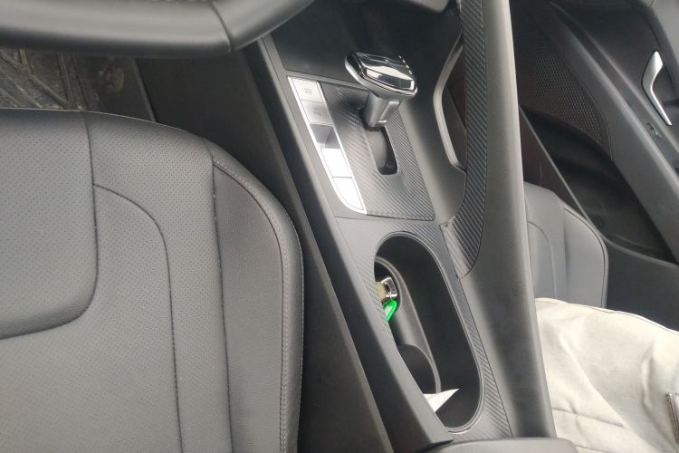 现代 伊兰特 2023款 1.5L CVT GLX精英版中控内饰18