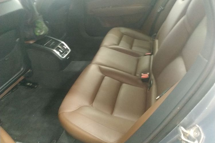 沃尔沃S90 2019款 T5 智远版中控内饰7004