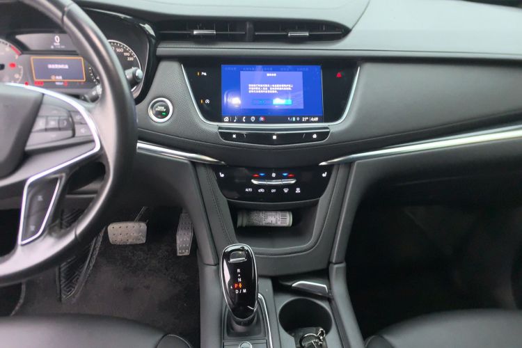 凯迪拉克XT5 2021款 28T 豪华型中控内饰16