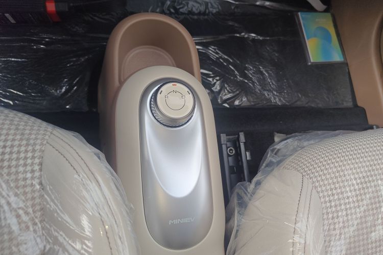 五菱汽车 宏光MINIEV 2025款 四门版 进阶款中控内饰18