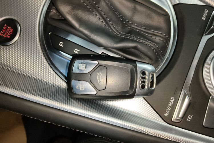 奥迪TT 2017款 TT Coupe 45 TFSI中控内饰7001