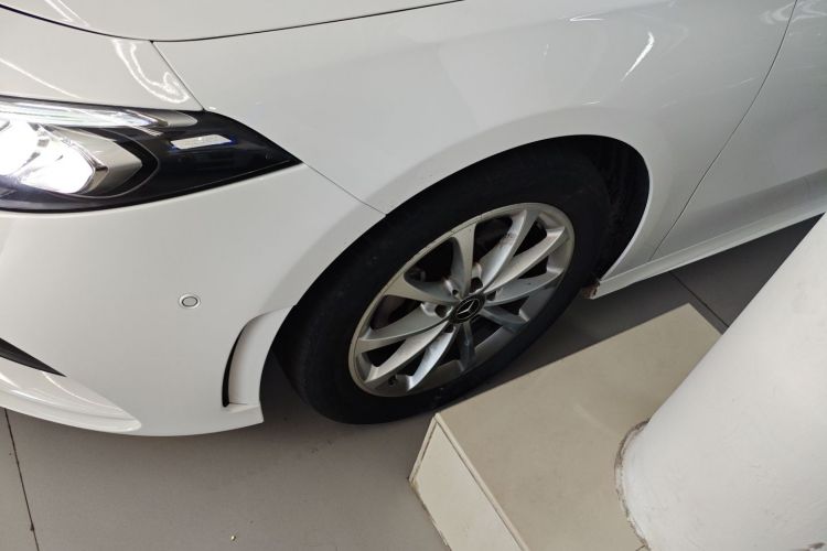 奔驰A级 2022款 改款 A 200 L 运动轿车动感型车身外观6007