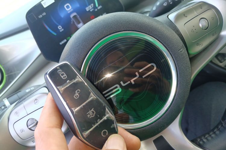 比亚迪 海豚 2021款 405km 时尚版中控内饰7001