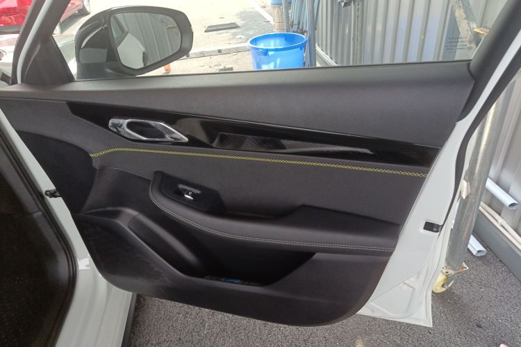 领克03 2023款 2.0TD DCT劲Pro中控内饰7005