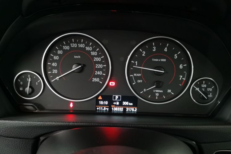 宝马3系 2017款 320i M运动型中控内饰14