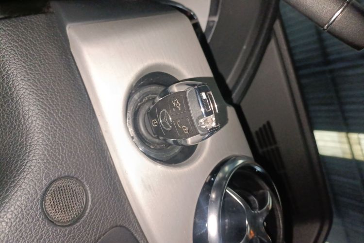 奔驰GLK级 2013款 GLK 300 4MATIC 时尚型中控内饰7001