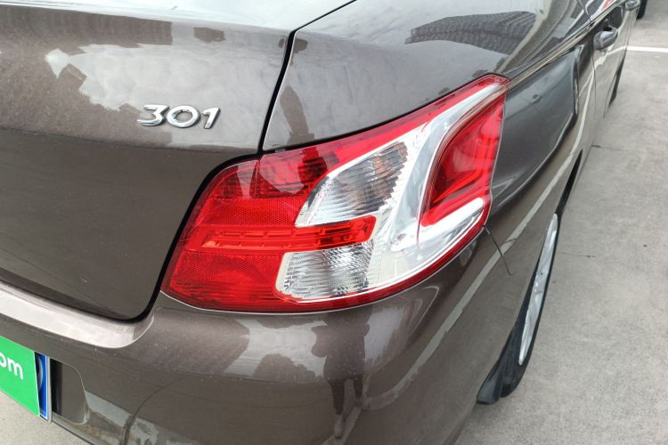 标致301 2014款 1.6L 手动舒适版车身外观9