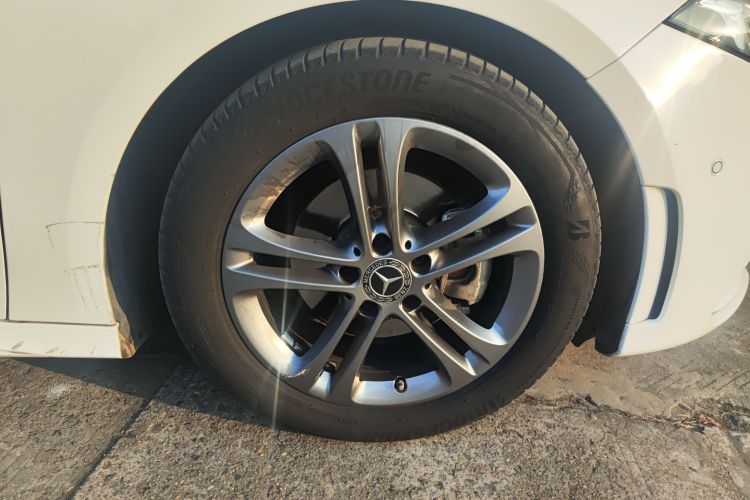 奔驰A级 2021款 A 180 L 运动轿车车身外观6007