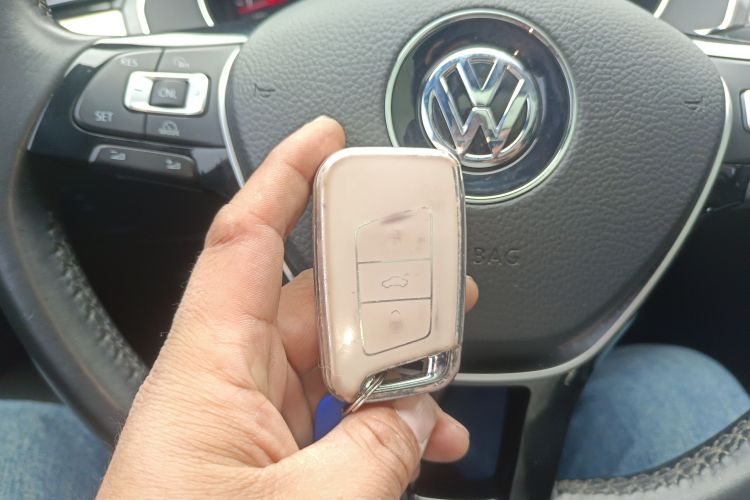 一汽-大众CC 2019款 330TSI 华颜版 国V中控内饰11