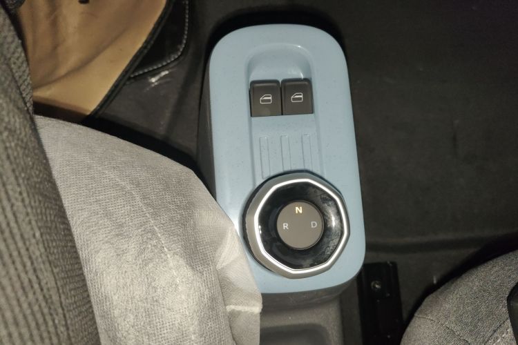 吉利银河 2024款 熊猫mini 200km 耐力熊中控内饰18