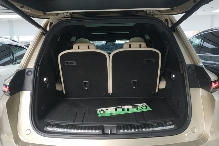 理想汽车 理想L9 2022款 Max中控内饰23