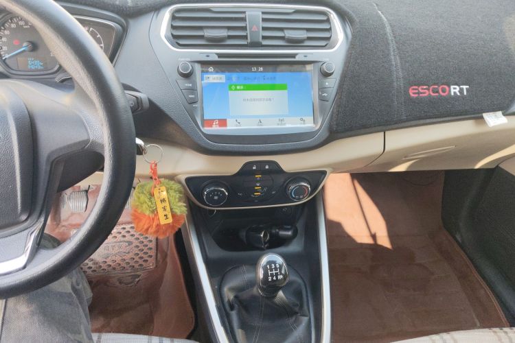 福特 福睿斯 2017款 改款 1.5L 手动舒适型中控内饰16