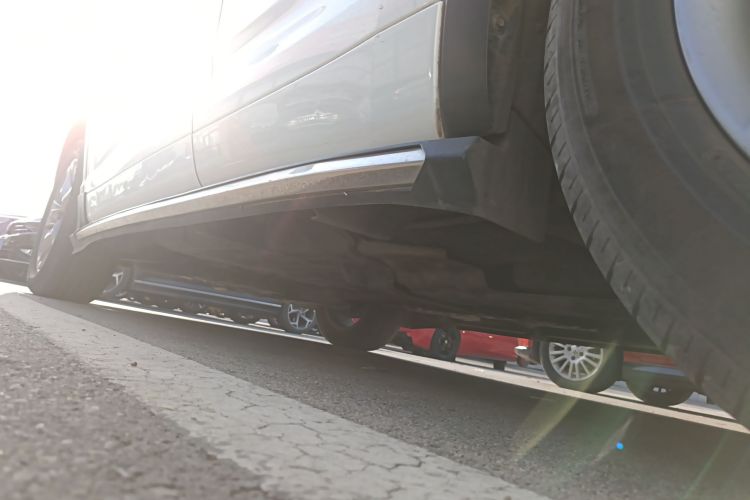 丰田 汉兰达 2018款  2.0T 两驱豪华版 7座 国VI局部细节9002