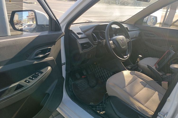 五菱汽车 五菱宏光 2019款 1.5L S标准型国VI LAR中控内饰7003