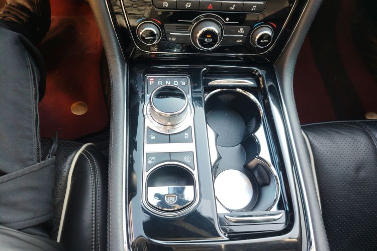 捷豹XJ 2016款 XJL 3.0 SC 四驱全景商务版中控内饰18