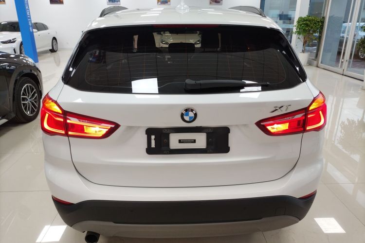 宝马X1 2016款 sDrive18Li 尊享型车身外观6002