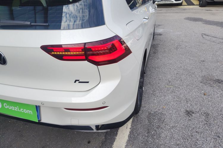 大众 高尔夫 2023款 改款 280TSI DSG R-Line Lite车身外观9