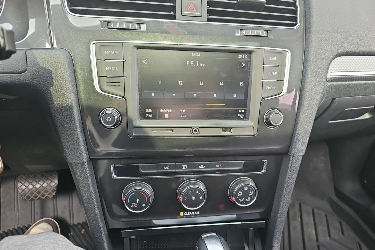 大众 高尔夫 2017款 1.6L 自动舒适百万辆纪念版中控内饰16