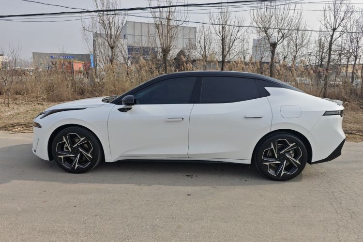 领克07 2024款 EM-P 126长续航 Ultra车身外观4