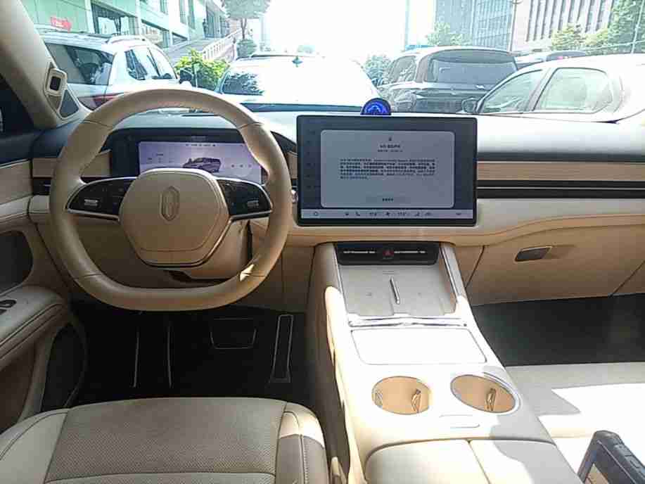 车辆方向盘实拍，无明显磨损