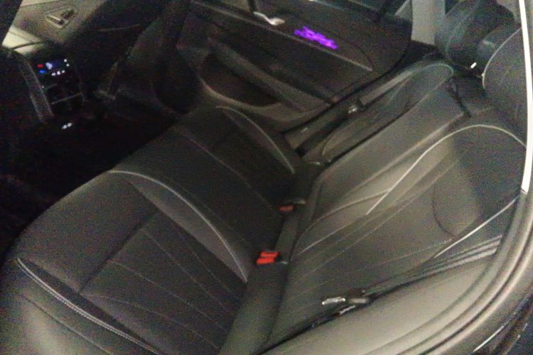 大众 帕萨特 2025款 Pro 380TSI 龙耀版中控内饰7004