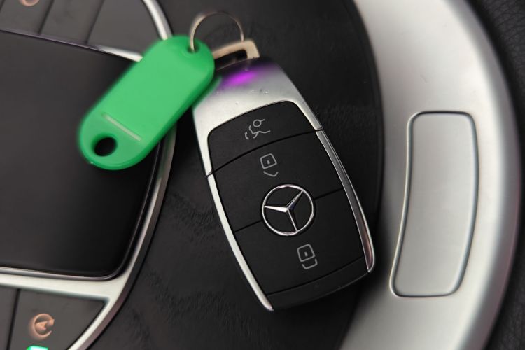 奔驰C级 2020款 C 260 L 运动版中控内饰7001