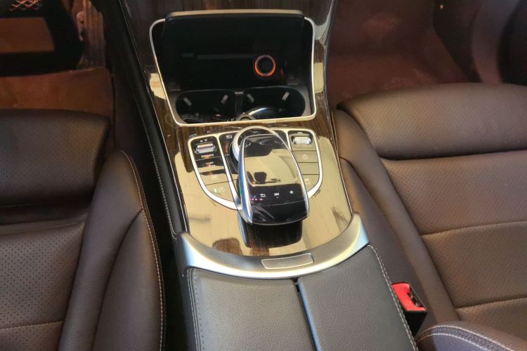 奔驰GLC 2017款 GLC 260 4MATIC 动感型中控内饰18