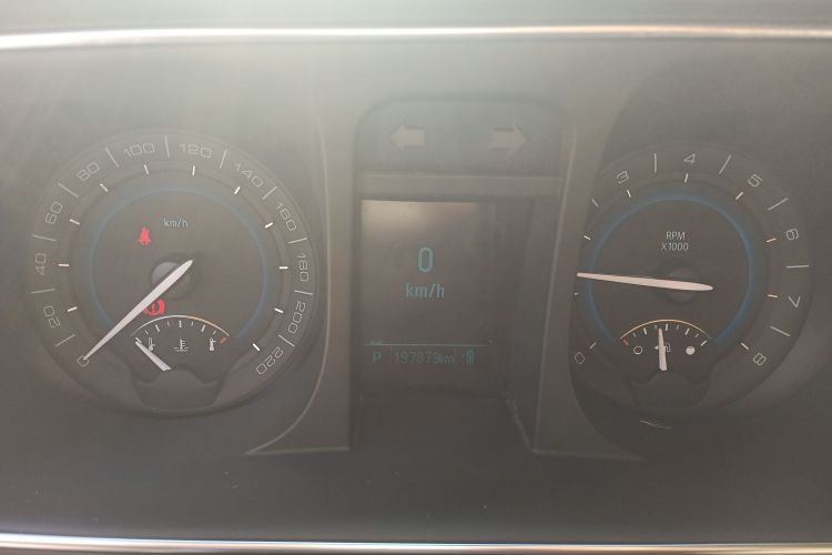 别克GL8 2014款 3.0L XT豪华商务旗舰版中控内饰14