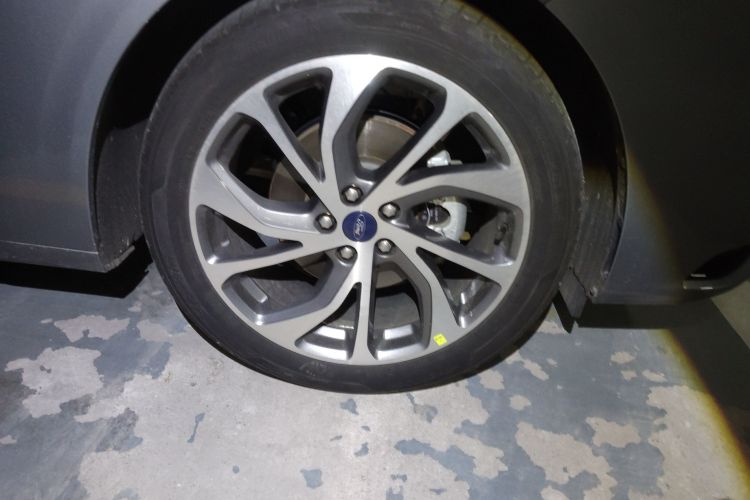 福特 蒙迪欧 2022款 改款 EcoBoost 245 至尊型车身外观10